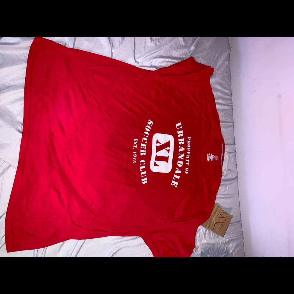 Casual shirt to wear/workout or to get dirty.